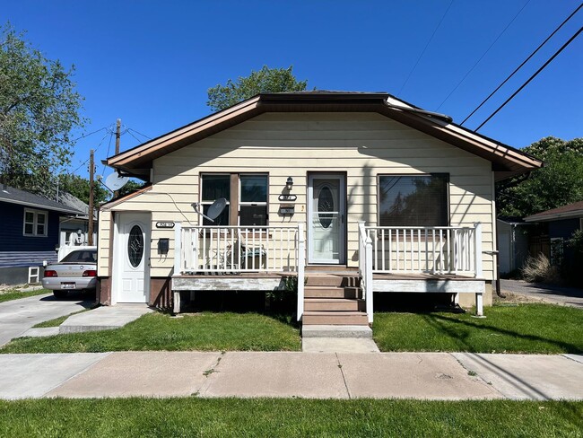 property at 926 E Halliday St