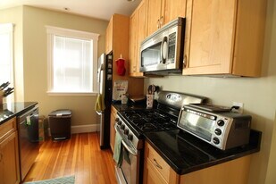 7 Ashland St, Unit 2 in Somerville, MA - Building Photo
