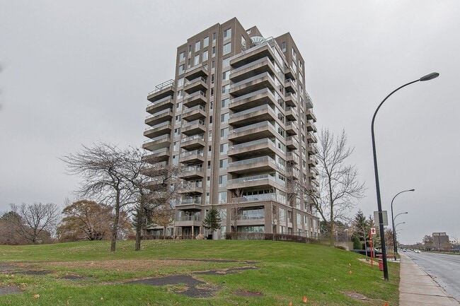property at 2380 Ave Pierre-Dupuy