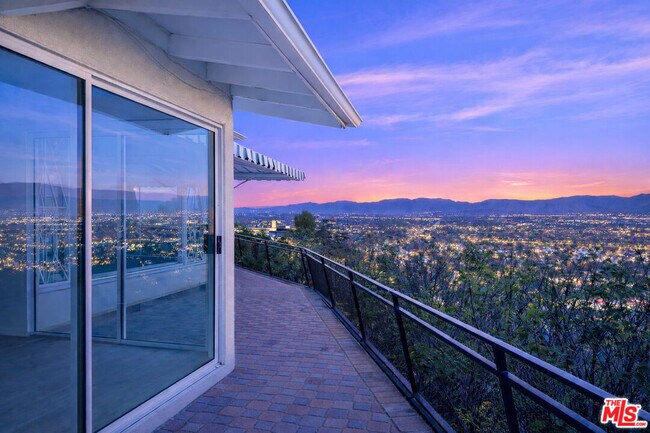 property at 3641 Sunswept Dr