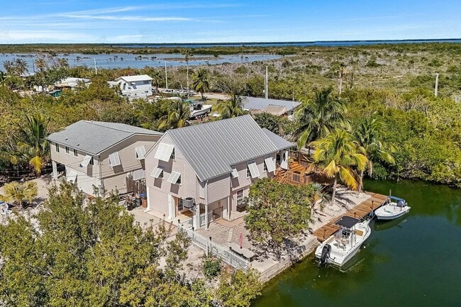 property at 3915 Diane Rd