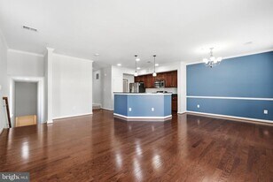 4774 Dane Ridge Cir in Dale City, VA - Building Photo