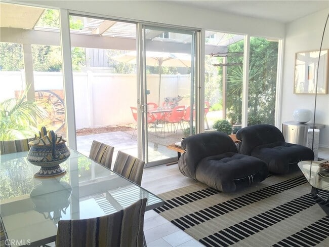 1510 Westcliff Dr, Unit 1 in Newport Beach, CA - Foto de edificio - Building Photo