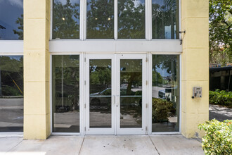 Highland Park Lofts in Miami, FL - Building Photo - Building Photo