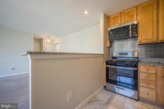 6141 Leesburg Pike in Falls Church, VA - Building Photo - Building Photo