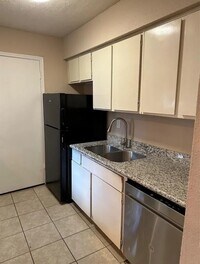 9550 Deering Dr photo'