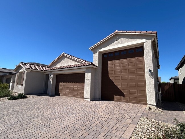 18570 W Swayback Pass in Surprise, AZ - Building Photo - Building Photo