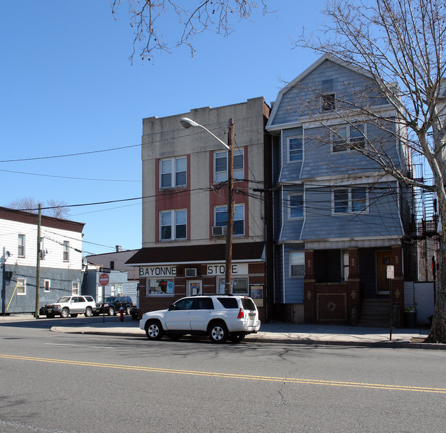 488 Kennedy Blvd in Bayonne, NJ - Building Photo - Building Photo