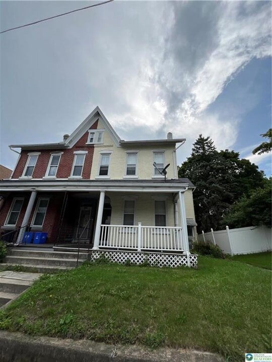 2280 Main St in Northampton, PA - Building Photo