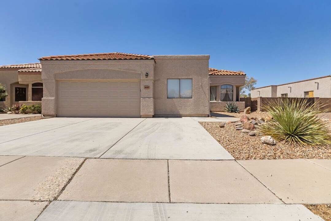 8420 S Camino Sierra Rincon in Tucson, AZ - Building Photo