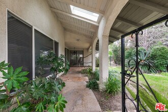 11040 Salt Lake Ave in Los Angeles, CA - Building Photo - Building Photo