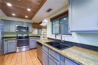 8200 Neely Dr in Austin, TX - Building Photo - Building Photo