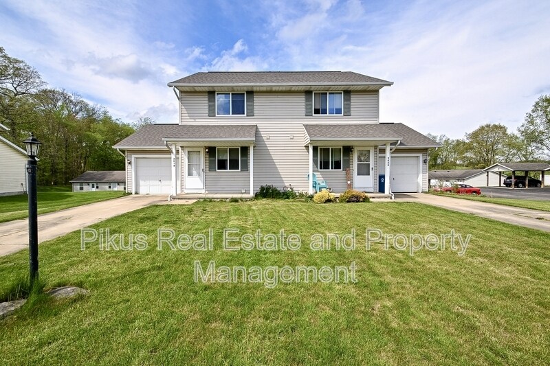 2012 Redwing Dr in Canal Fulton, OH - Building Photo