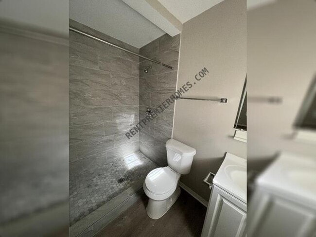 9412 Northland Rd in The Village, OK - Foto de edificio - Building Photo