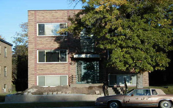 634 Snelling Ave S in St. Paul, MN - Building Photo - Building Photo