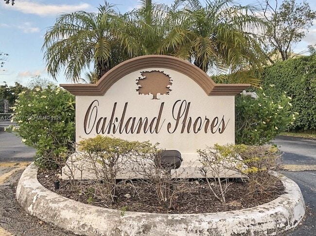 property at 3101 Oakland Shores Dr