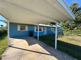 1220 Tennessee Ave in Lynn Haven, FL - Building Photo