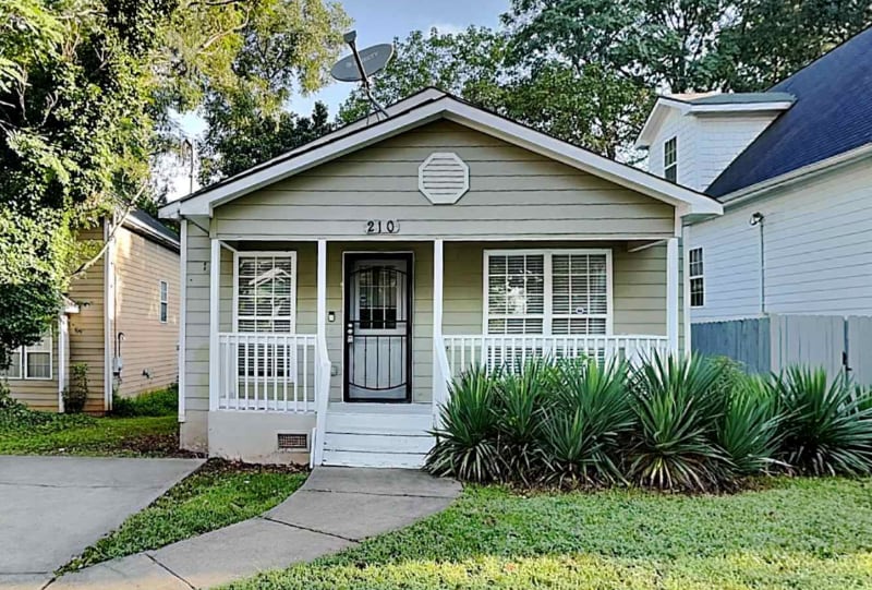 210 Farrington Ave SE in Atlanta, GA - Building Photo