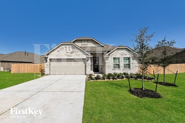 14907 Lake Shore Ave in Mont Belvieu, TX - Building Photo