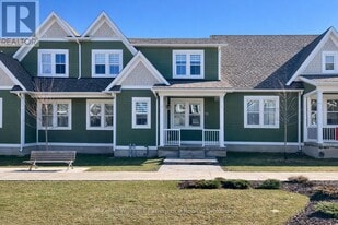 10 Danielle Cres in Midland, ON - Building Photo