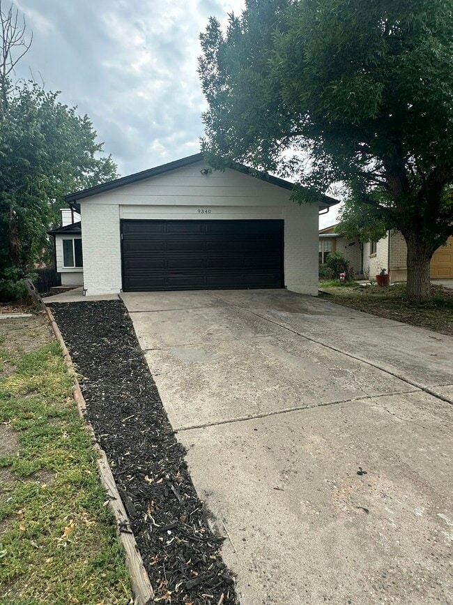 property at 9340 W 104th Pl