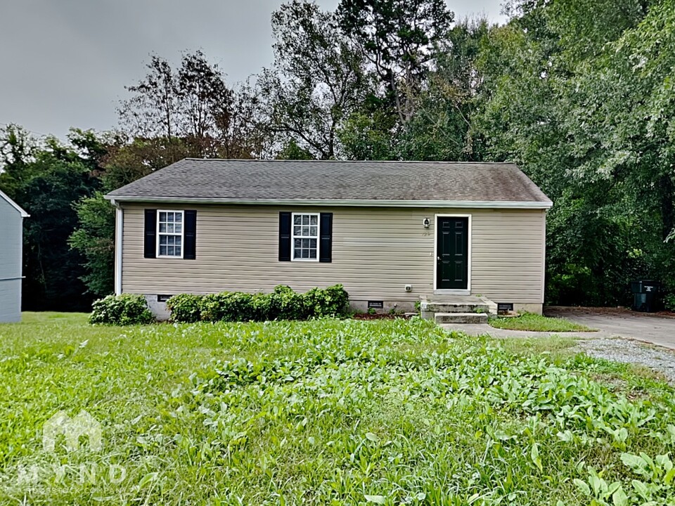 729 Chandler Ave in Burlington, NC - Foto de edificio