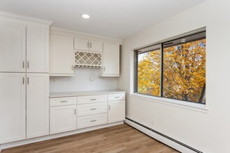 154 Cold Spring Rd in Stamford, CT - Building Photo - Building Photo