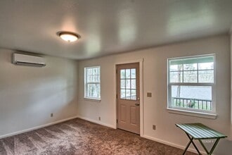 150 Court St in Weaverville, CA - Building Photo - Building Photo