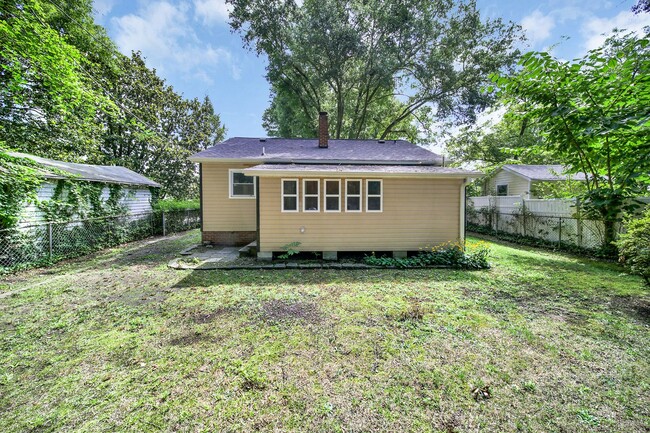 931 S Jackson St in Gastonia, NC - Building Photo - Building Photo
