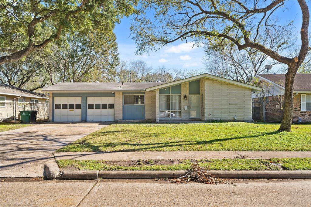 7319 Torquay Ln in Houston, TX - Building Photo