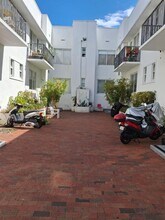 320 80th St in Miami Beach, FL - Building Photo - Building Photo