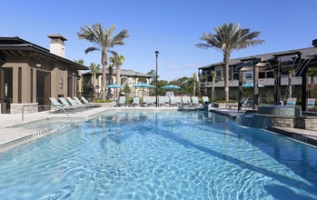 Zen in Orlando, FL - Foto de edificio - Building Photo