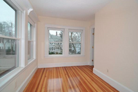 25 Crosby Rd, Unit 2 in Chestnut Hill, MA - Foto de edificio - Building Photo