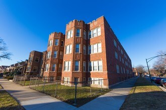 7800 S Bishop St in Chicago, IL - Foto de edificio - Building Photo