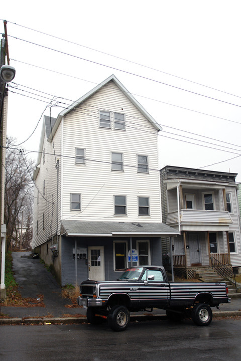 Fourplex in Schenectady, NY - Building Photo