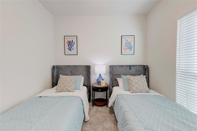 property at 513 Gingham Trl