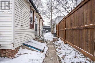 83 Adelaide St S in Chatham, ON - Building Photo - Building Photo