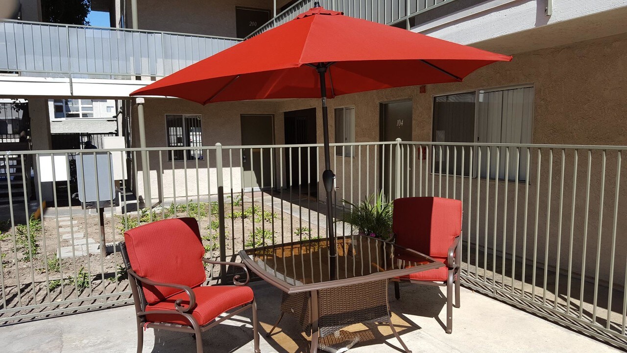 Kendall Brook Apartments in San Bernardino, CA - Building Photo