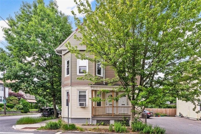 property at 4 Poplar St