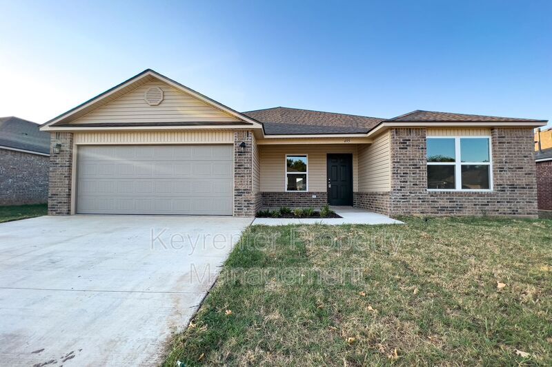 495 SE 7th Pl in Newcastle, OK - Building Photo