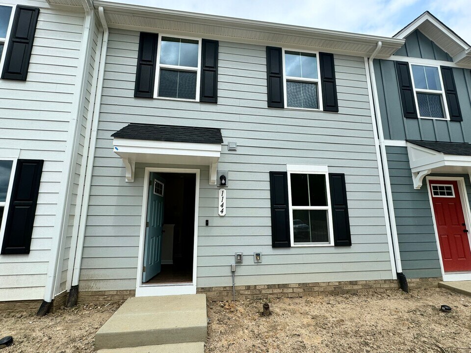 1144 Canterbury Rdg Rd in Richmond, VA - Building Photo
