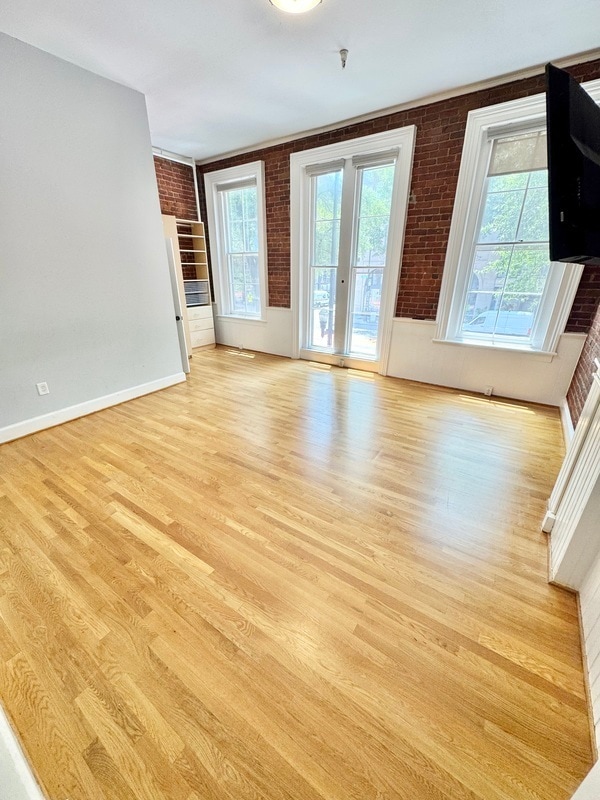 property at 204 W Broad St