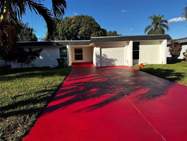 230 SW 11th St in Dania Beach, FL - Building Photo - Building Photo