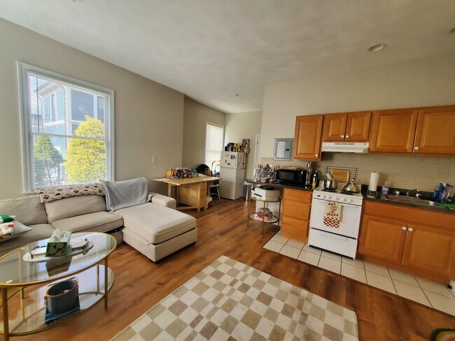 362 Harvard St, Unit 5 in Cambridge, MA - Building Photo - Building Photo