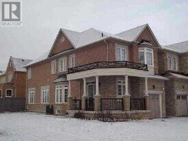 2 Lady Loretta Ln in Vaughan, ON - Building Photo