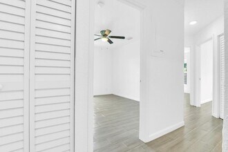 13998 Folkestone Cir in Wellington, FL - Building Photo - Building Photo