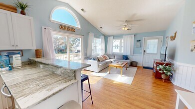 304 Fil Ln in Kill Devil Hills, NC - Building Photo - Building Photo