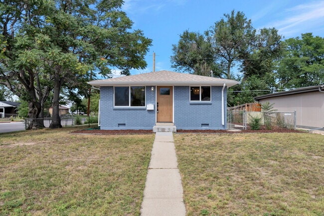 property at 6933 W 52nd Pl