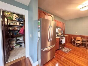 81 Orchard St, Unit 1 in Boston, MA - Building Photo - Building Photo