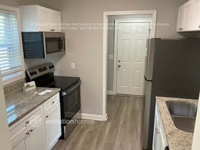 9557 Priory Ave in Jacksonville, FL - Foto de edificio - Building Photo